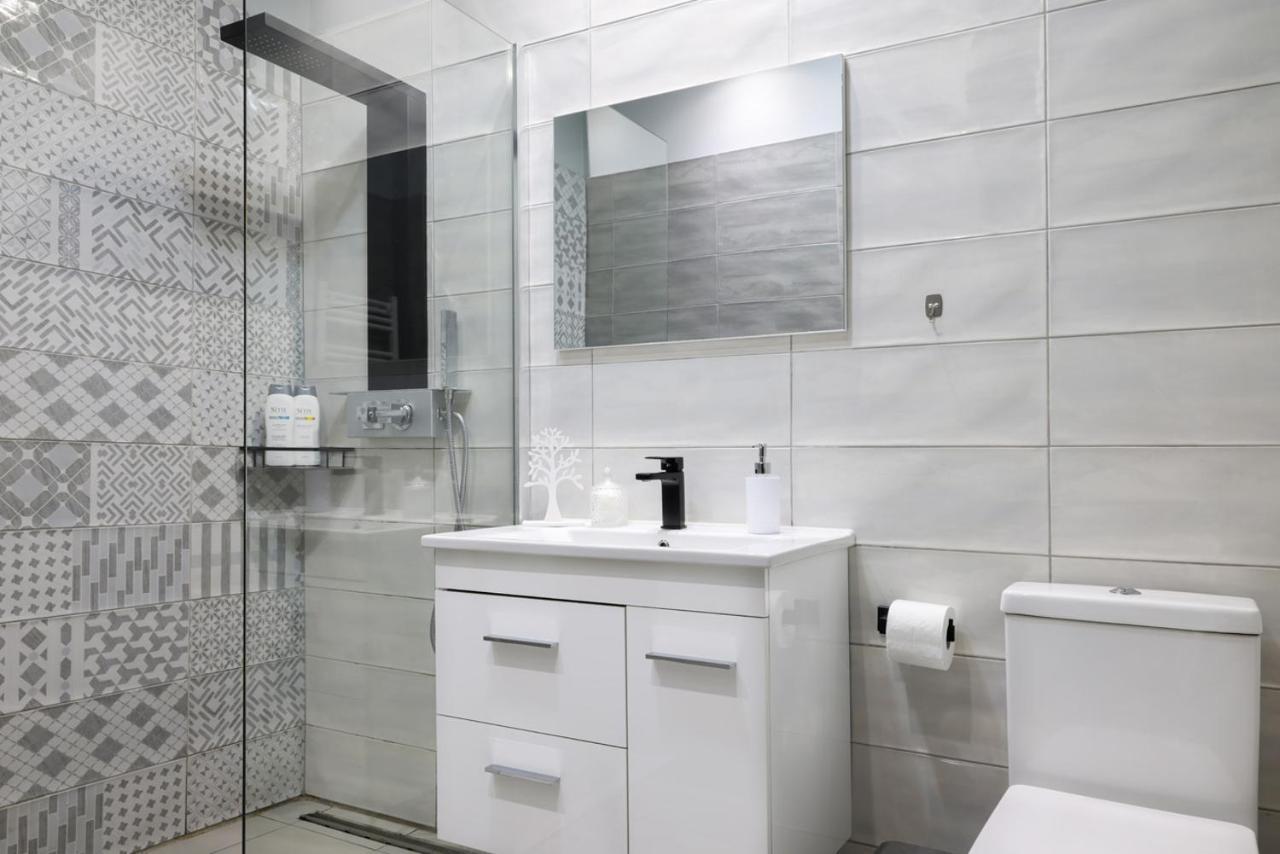 Comfort & Relax Apartment In Athens Riviera ภายนอก รูปภาพ